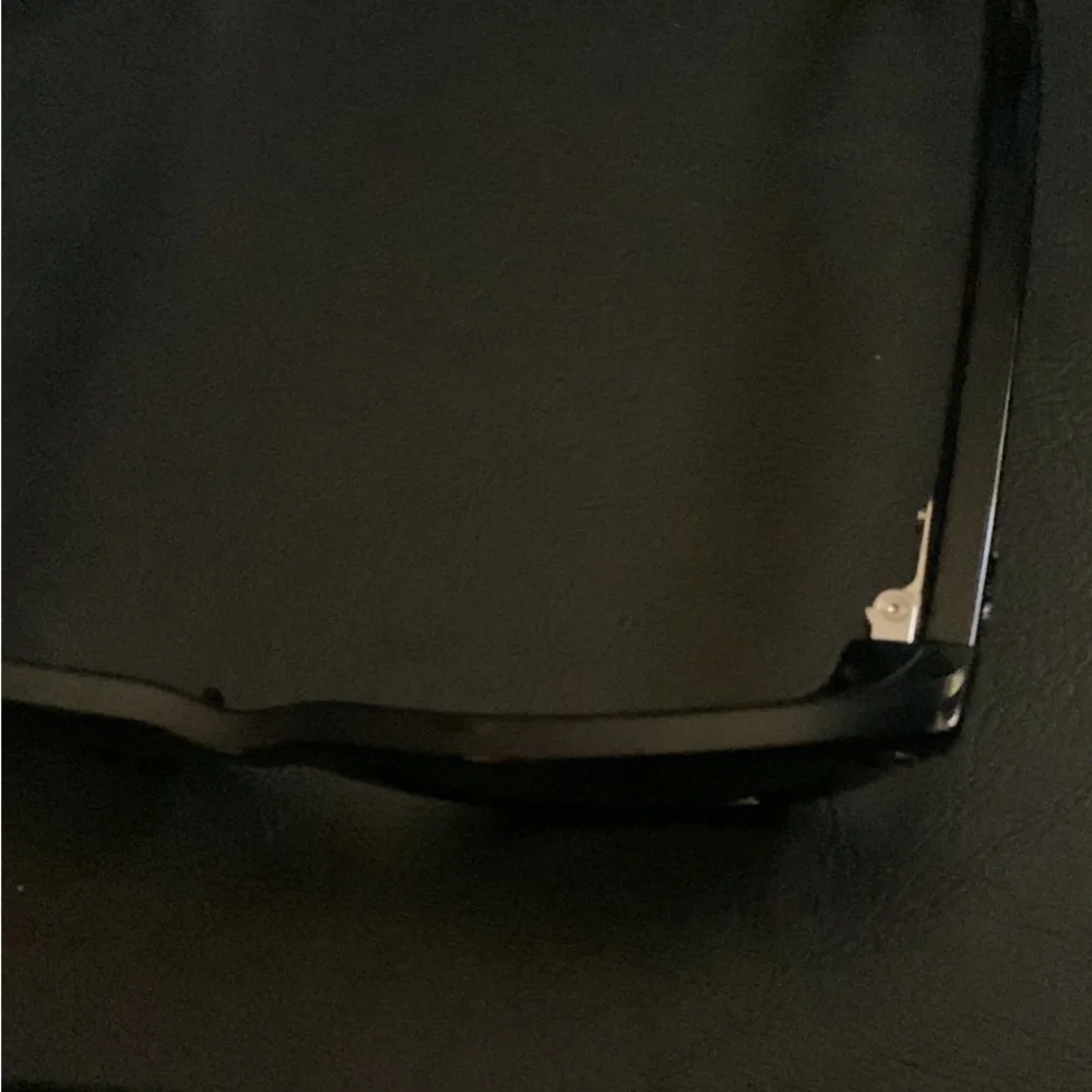 Rayban stories used twice comes with box cloth case and charger.